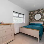 Belfast Newly Refurbished 3 Bed House